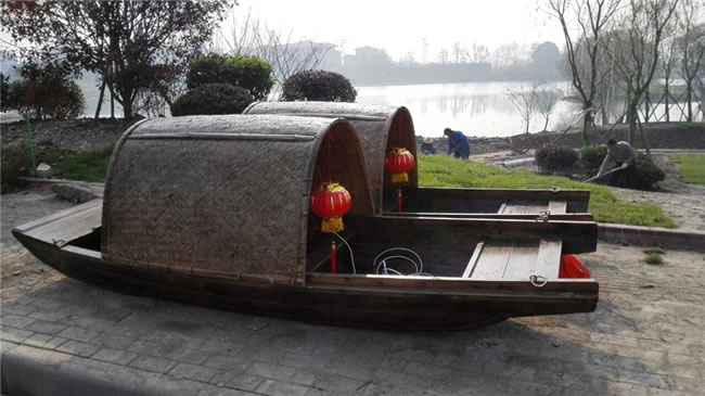 江南水乡装饰乌篷船