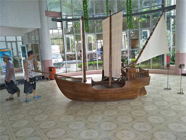 室内装饰餐饮海鲜摆台木质海盗船